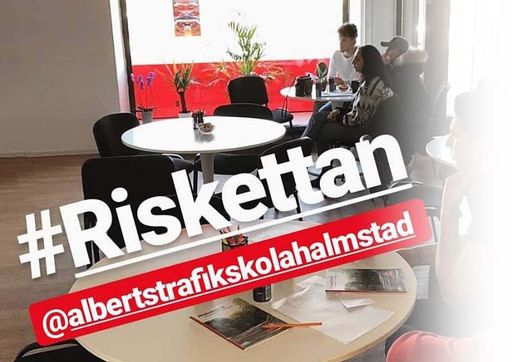 Vi på Alberts trafikskola erbjuder både riskettan och halkbana